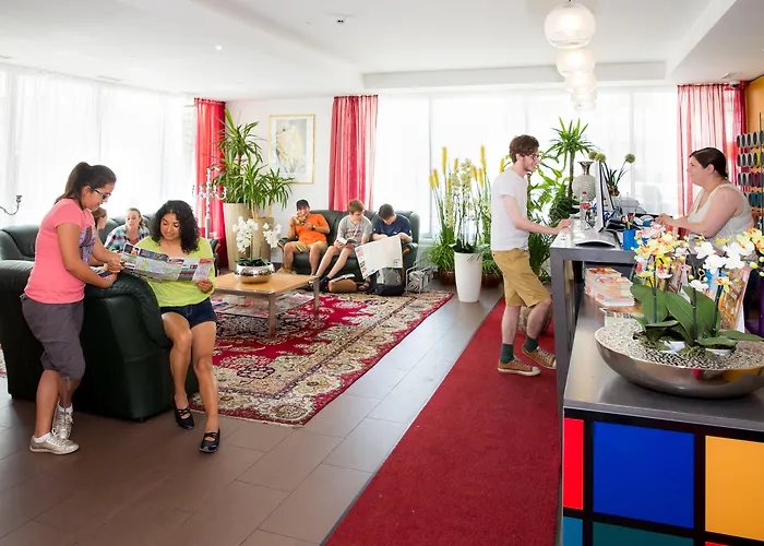 A&T Hotel & Hostel
